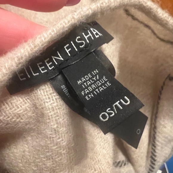 Elegant Eileen Fisher Wool Beige Women's Shawl with Fringe - Picture 6 of 8